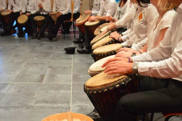 activité de cohesion percussions africaines